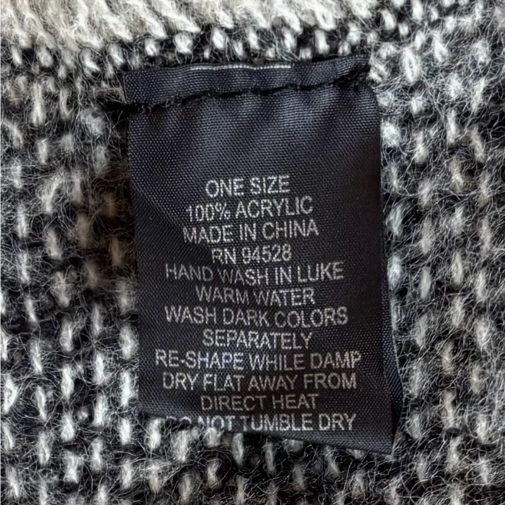 NWT Altare Gray & Black Woven Men's Muffler Scarf Size OS - Picture 2 of 5